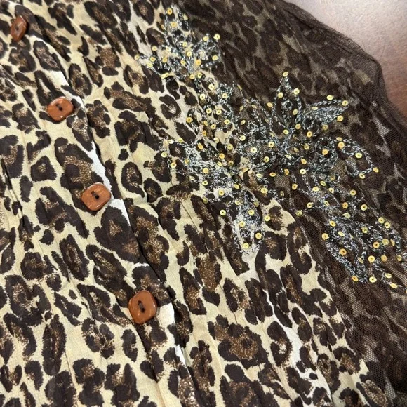 Multiples Women Leopard Print Button Up Shirt Size S Brown Sequin Pleated Blouse - Picture 5 of 9